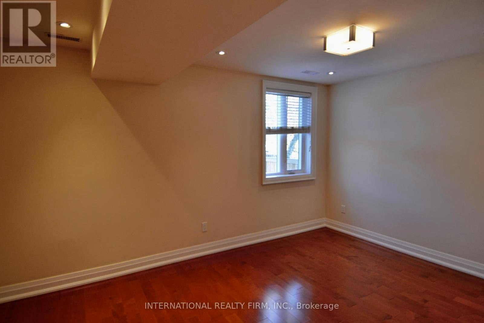MAIN FLOOR-24 Duggan Avenue, Toronto, ON, M4V 1Y2 - 7