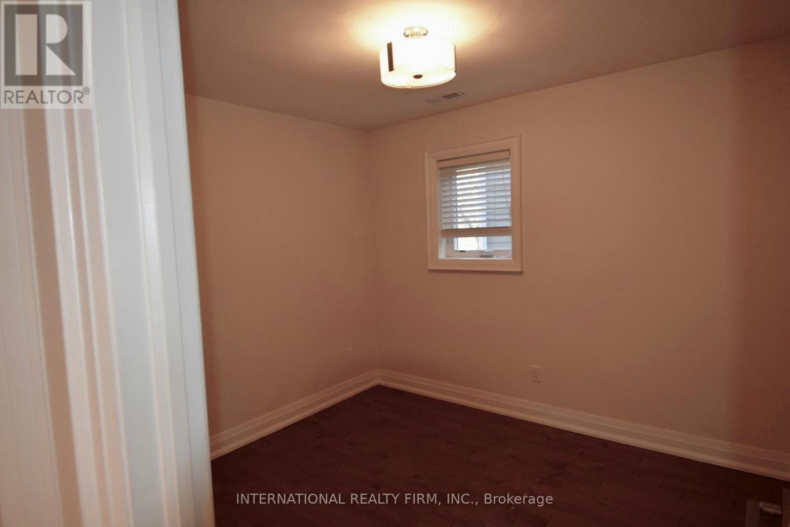 MAIN FLOOR-24 Duggan Avenue, Toronto, ON, M4V 1Y2 - 16