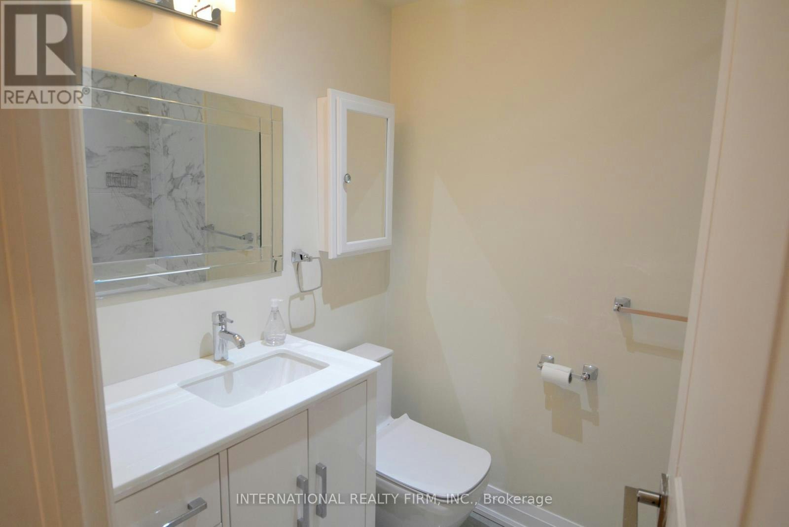 MAIN FLOOR-24 Duggan Avenue, Toronto, ON, M4V 1Y2 - 9