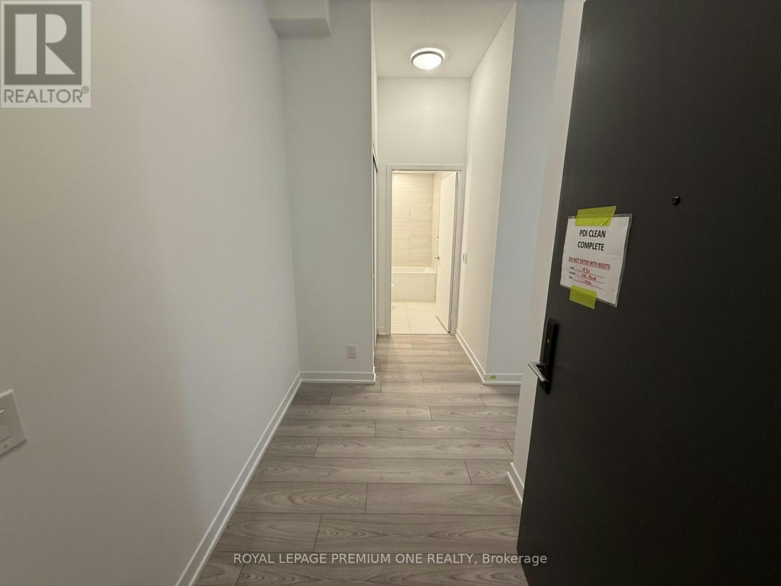 430-285 Dufferin Street W, Toronto, ON, M6K 1E6 - 4