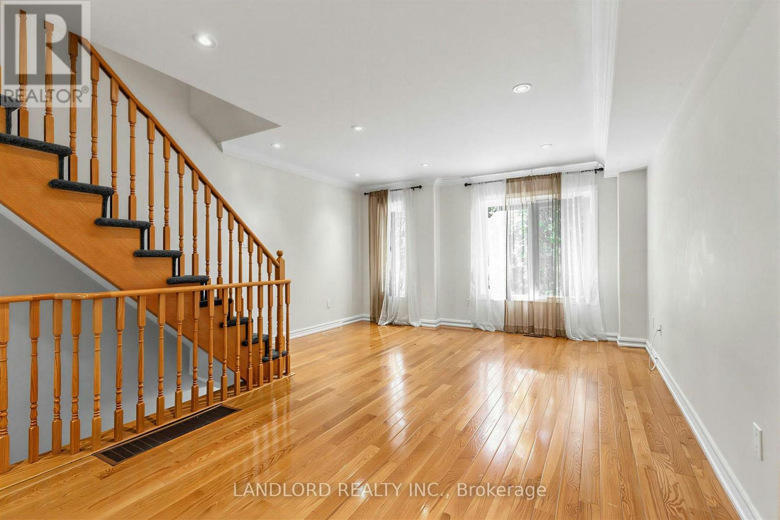 37 Birdstone Crescent, Toronto, ON, M6N 5H5 - 6
