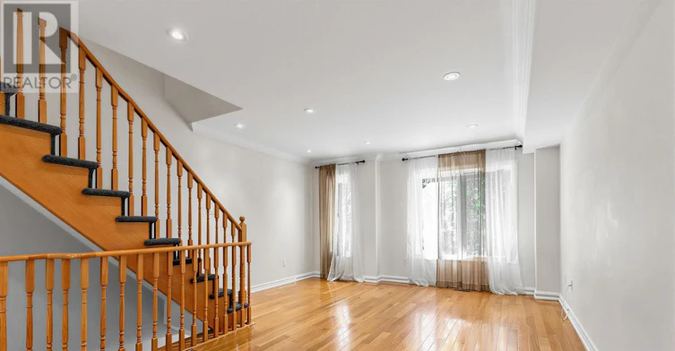 37 Birdstone Crescent, Toronto, ON, M6N 5H5 - 6