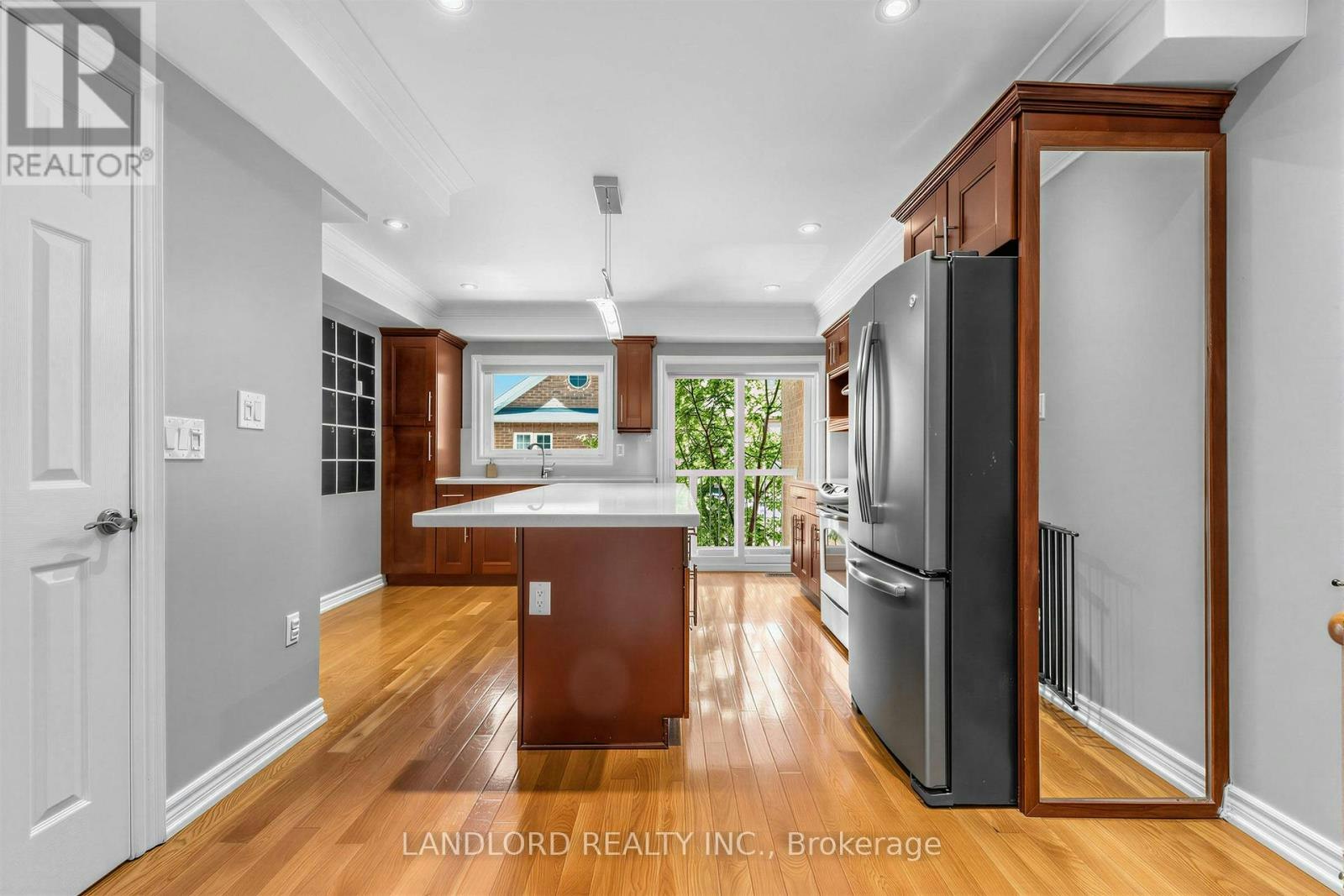 37 Birdstone Crescent, Toronto, ON, M6N 5H5 - 3