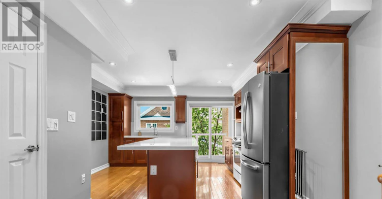 37 Birdstone Crescent, Toronto, ON, M6N 5H5 - 3