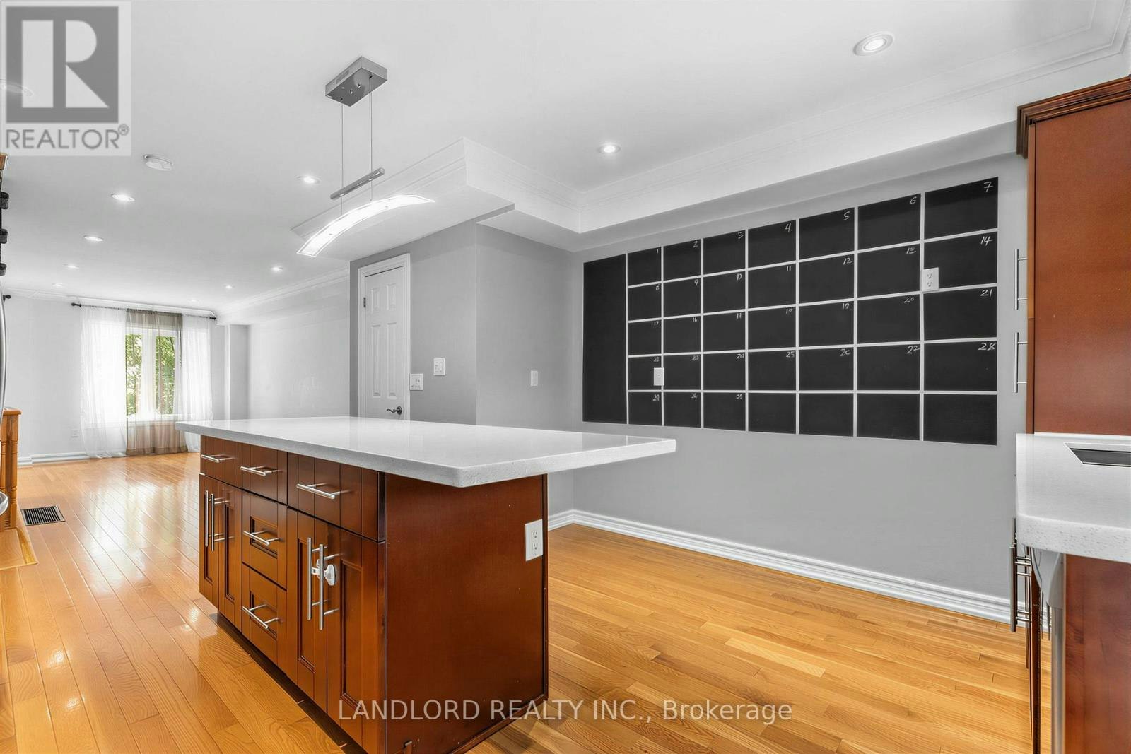 37 Birdstone Crescent, Toronto, ON, M6N 5H5 - 4