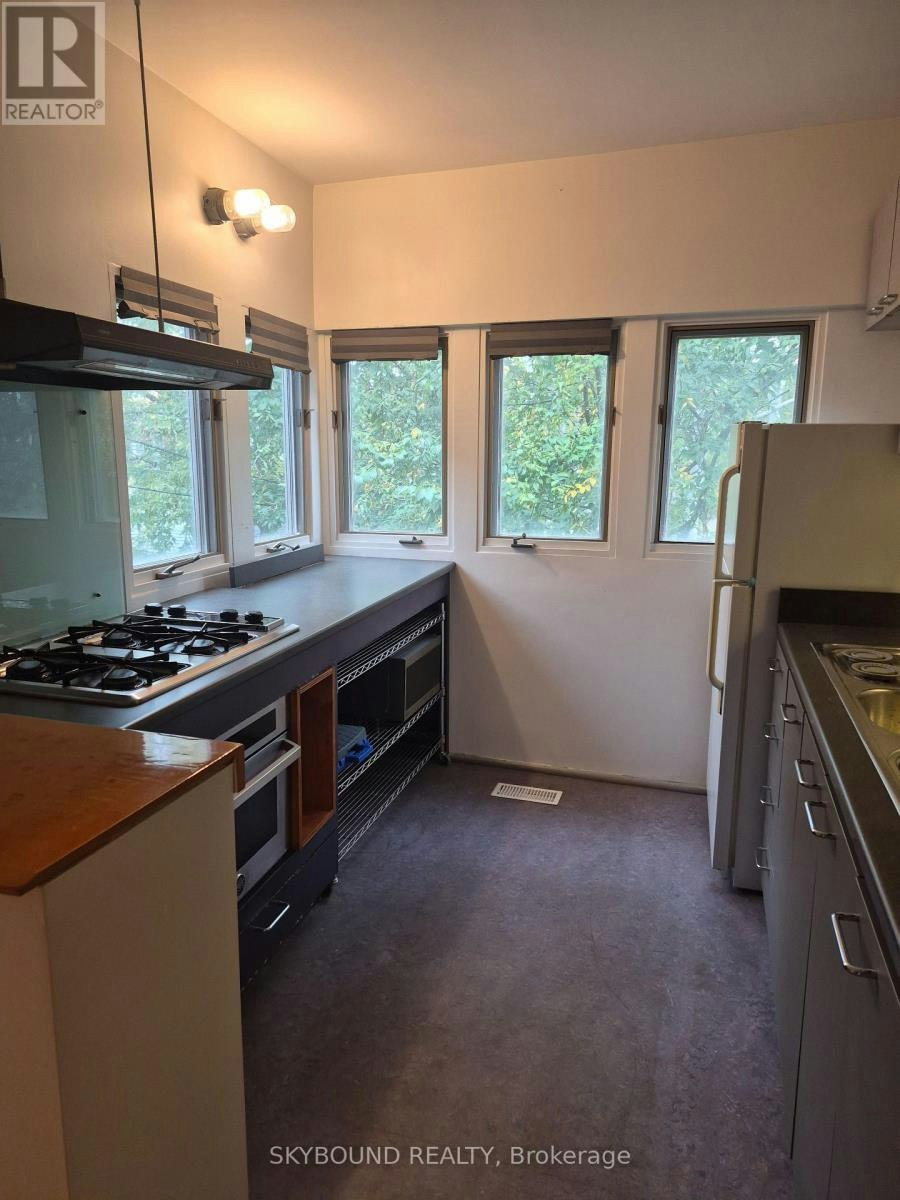 UPPER-122 Arundel Avenue, Toronto, ON, M4K 3A4 - 3