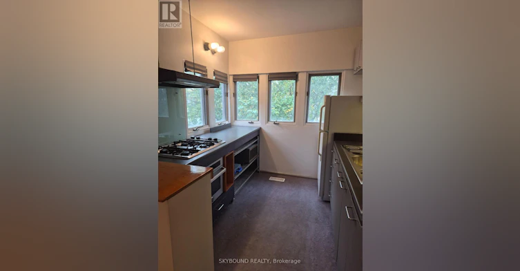 UPPER-122 Arundel Avenue, Toronto, ON, M4K 3A4 - 3