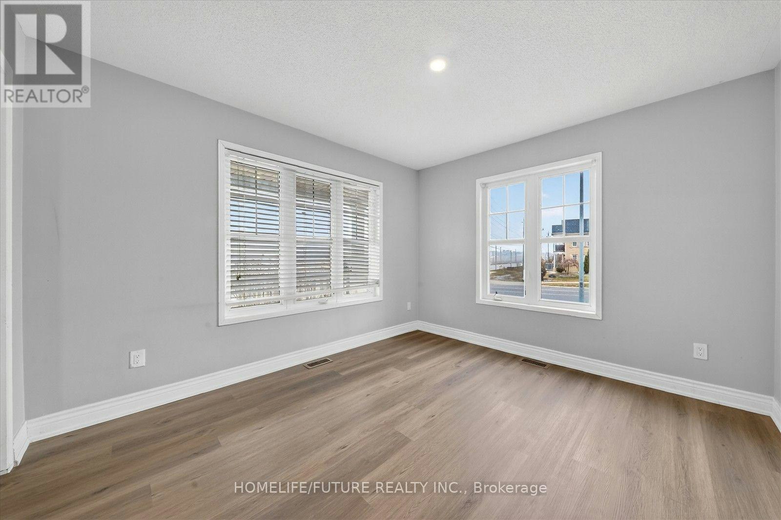 939 Miller Park Avenue, Bradford West Gwillimbury, ON, L3Z 0L6 - 7