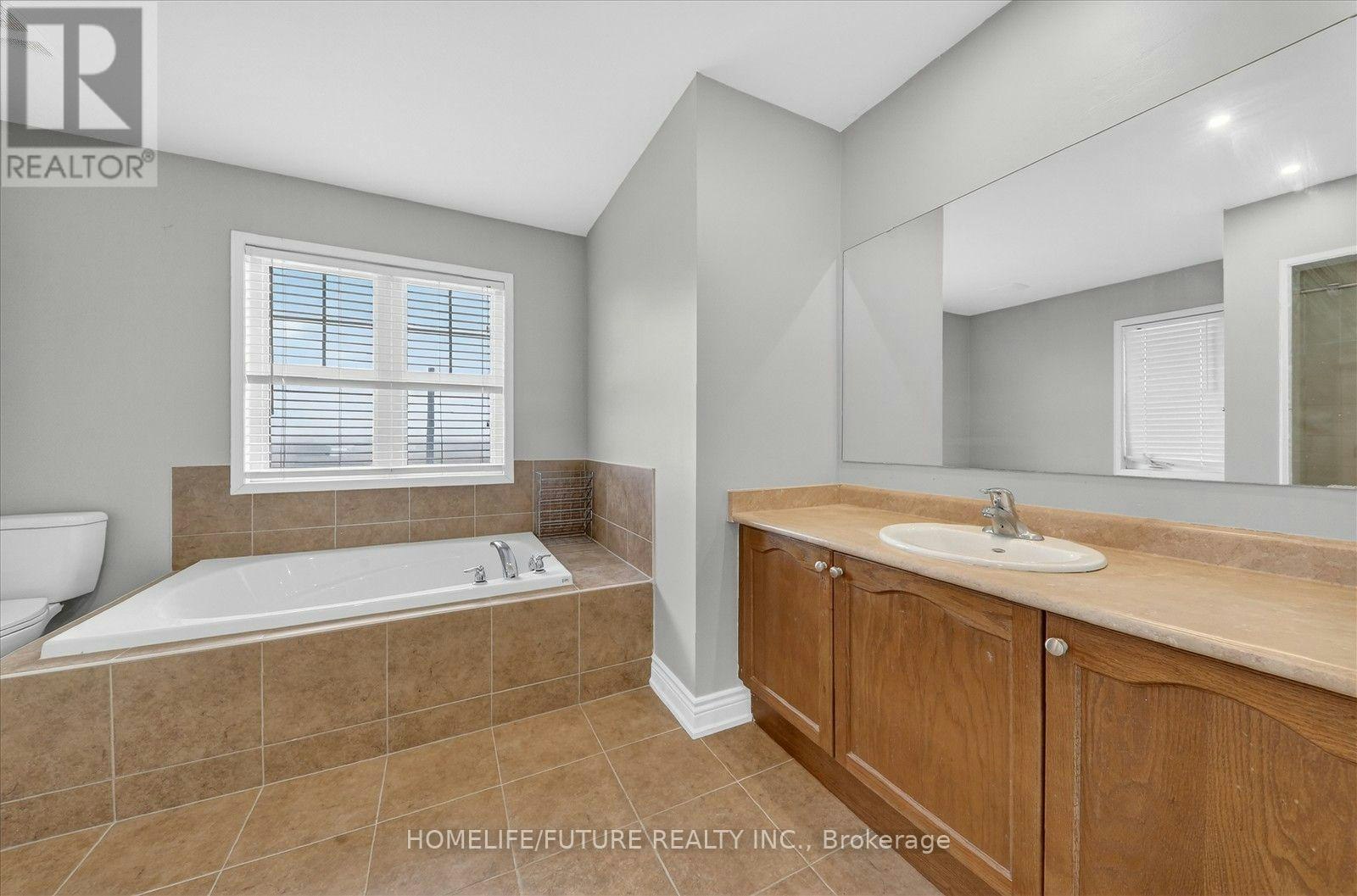 939 Miller Park Avenue, Bradford West Gwillimbury, ON, L3Z 0L6 - 23
