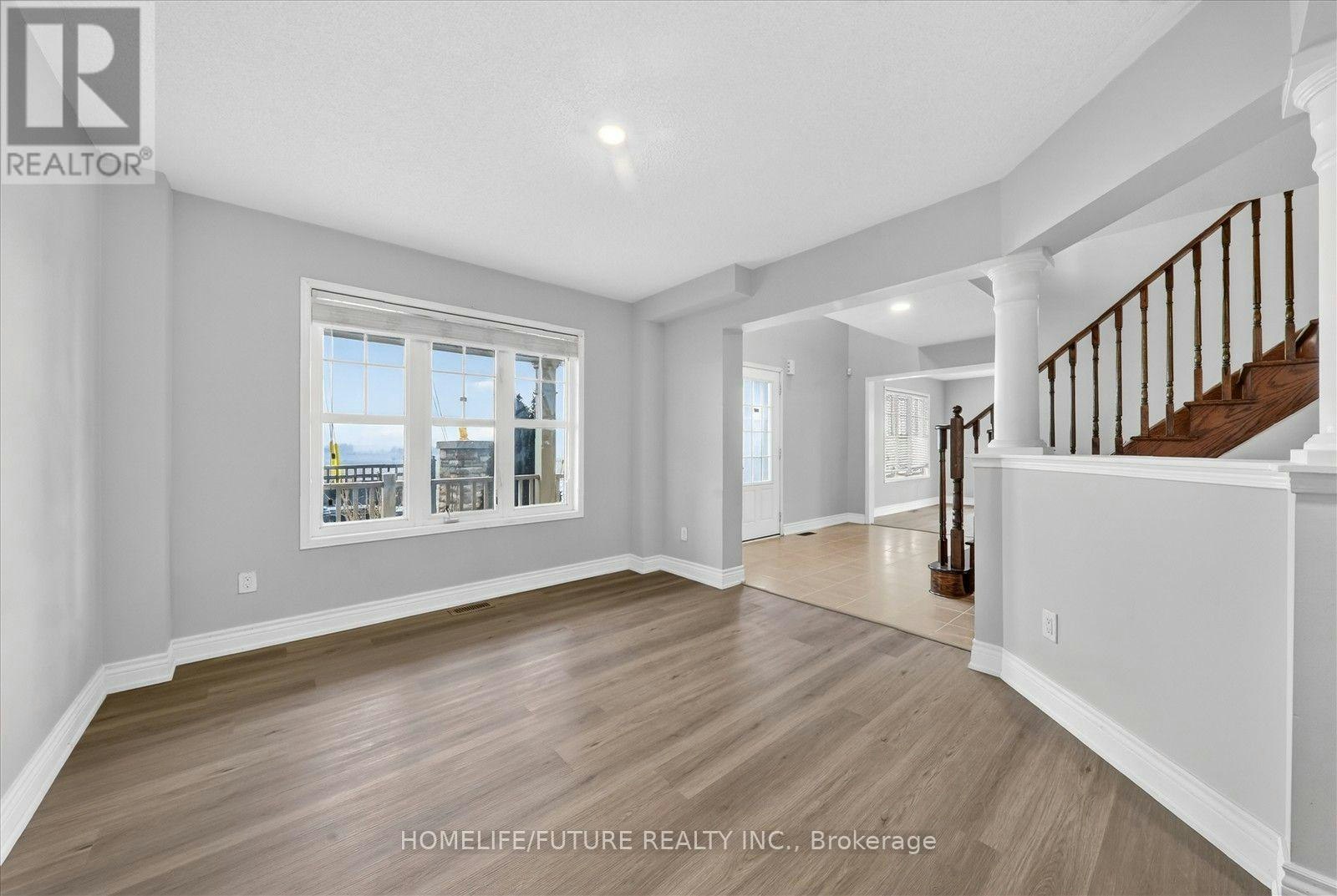 939 Miller Park Avenue, Bradford West Gwillimbury, ON, L3Z 0L6 - 9