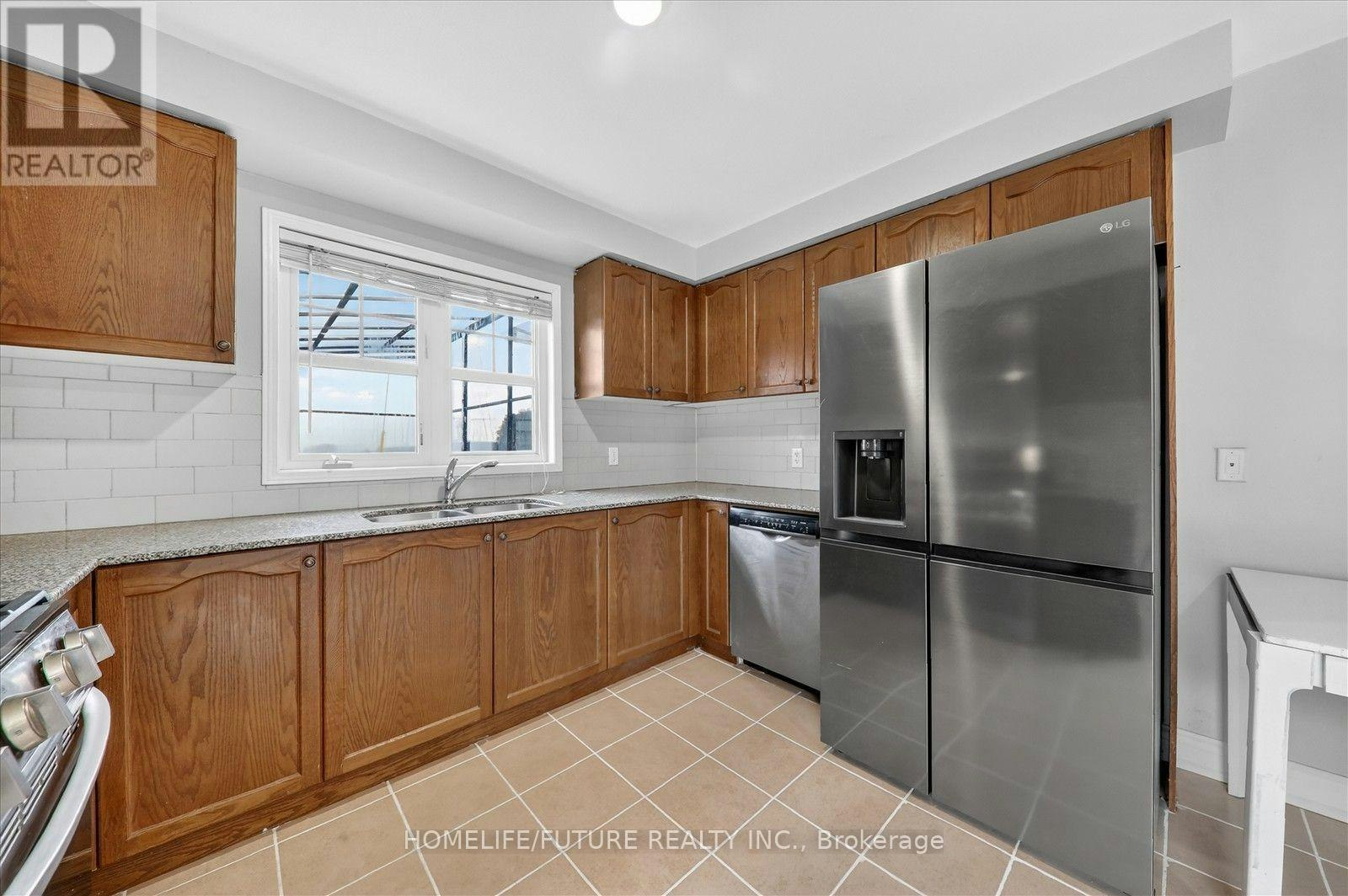 939 Miller Park Avenue, Bradford West Gwillimbury, ON, L3Z 0L6 - 15