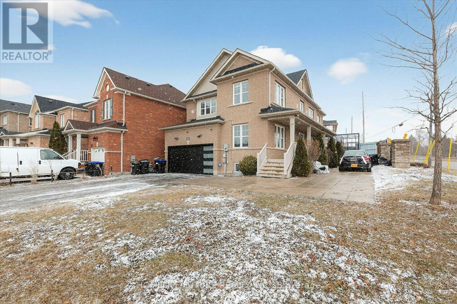 939 Miller Park Avenue, Bradford West Gwillimbury, ON, L3Z 0L6 - 2