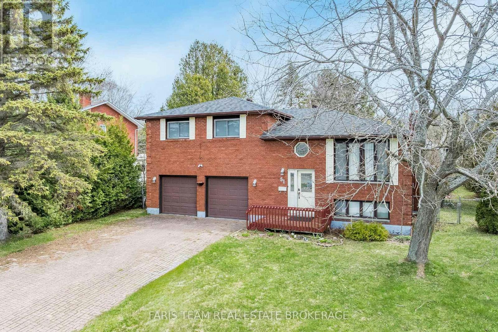 51 Beck Boulevard, Penetanguishene, ON, L9M 1E2