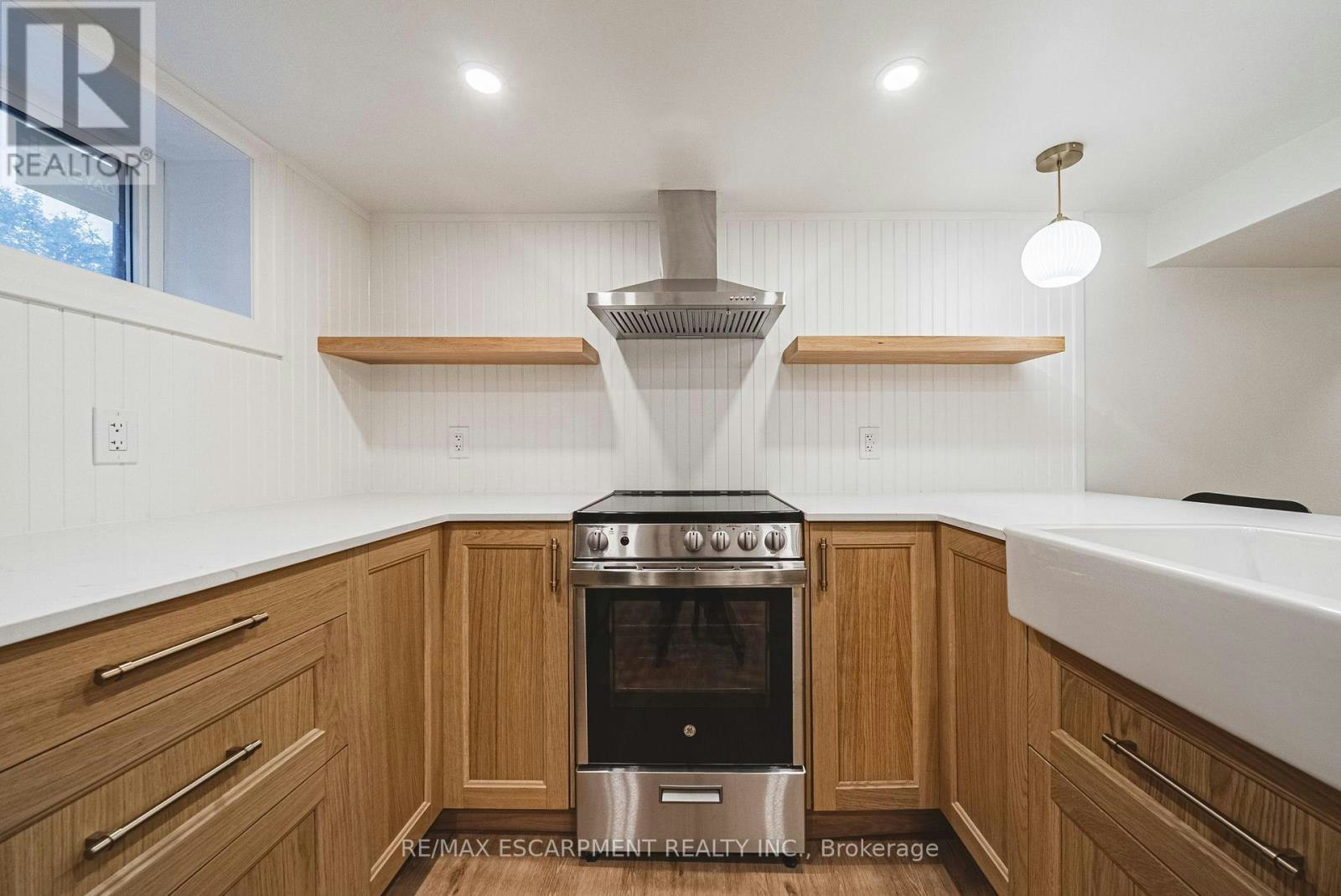 LOWER-113 Erin Avenue, Hamilton, ON, L8K 4W1 - 3