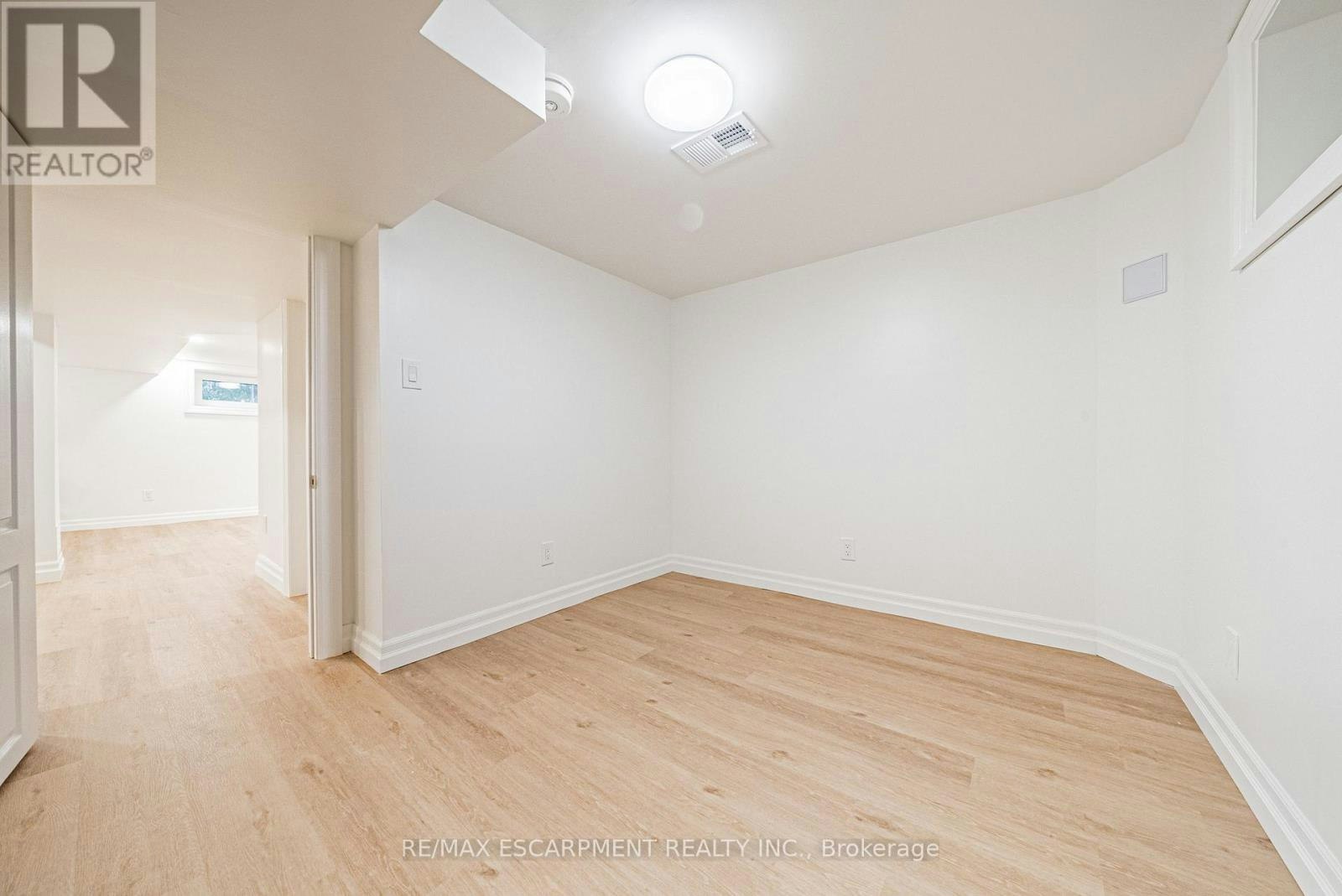 LOWER-113 Erin Avenue, Hamilton, ON, L8K 4W1 - 13