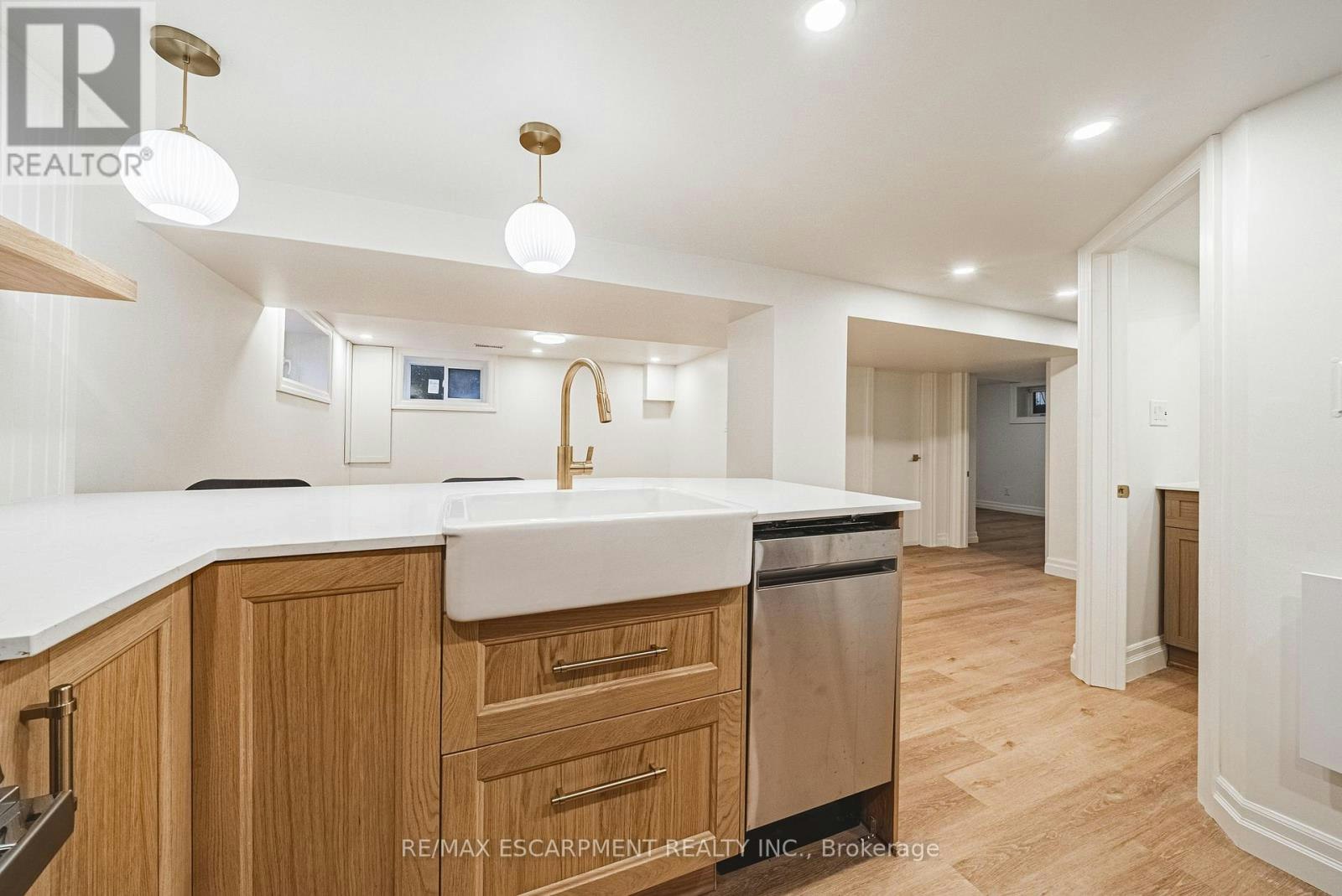 LOWER-113 Erin Avenue, Hamilton, ON, L8K 4W1 - 2