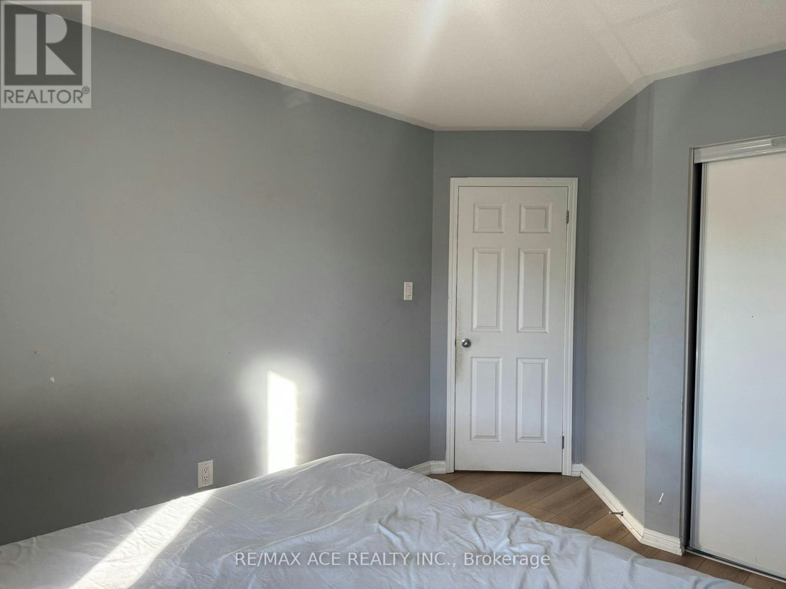 ROOM 1-1851 Parkhurst Crescent, Pickering, ON, L1X 0B1 - 3