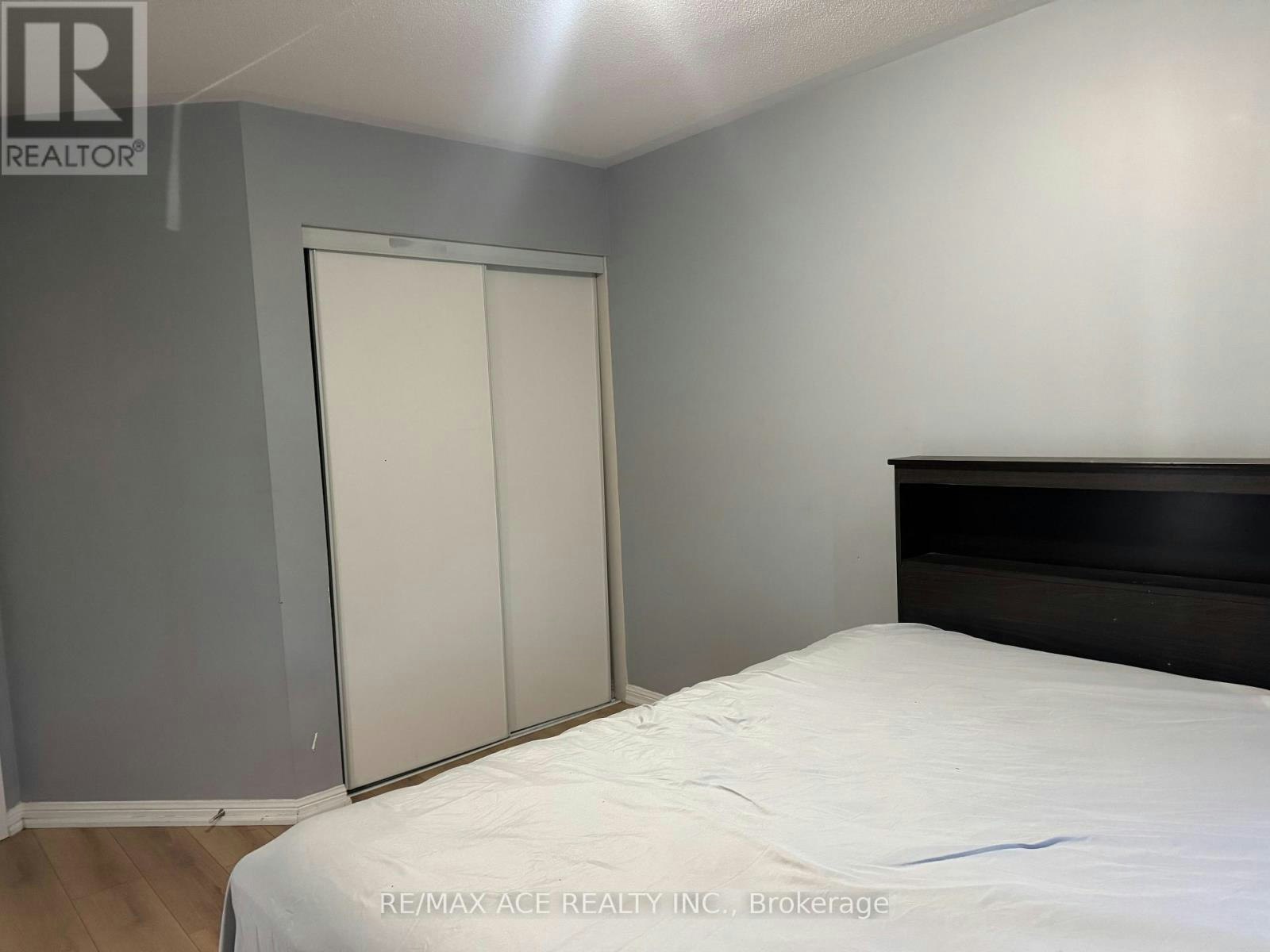 ROOM 1-1851 Parkhurst Crescent, Pickering, ON, L1X 0B1 - 7