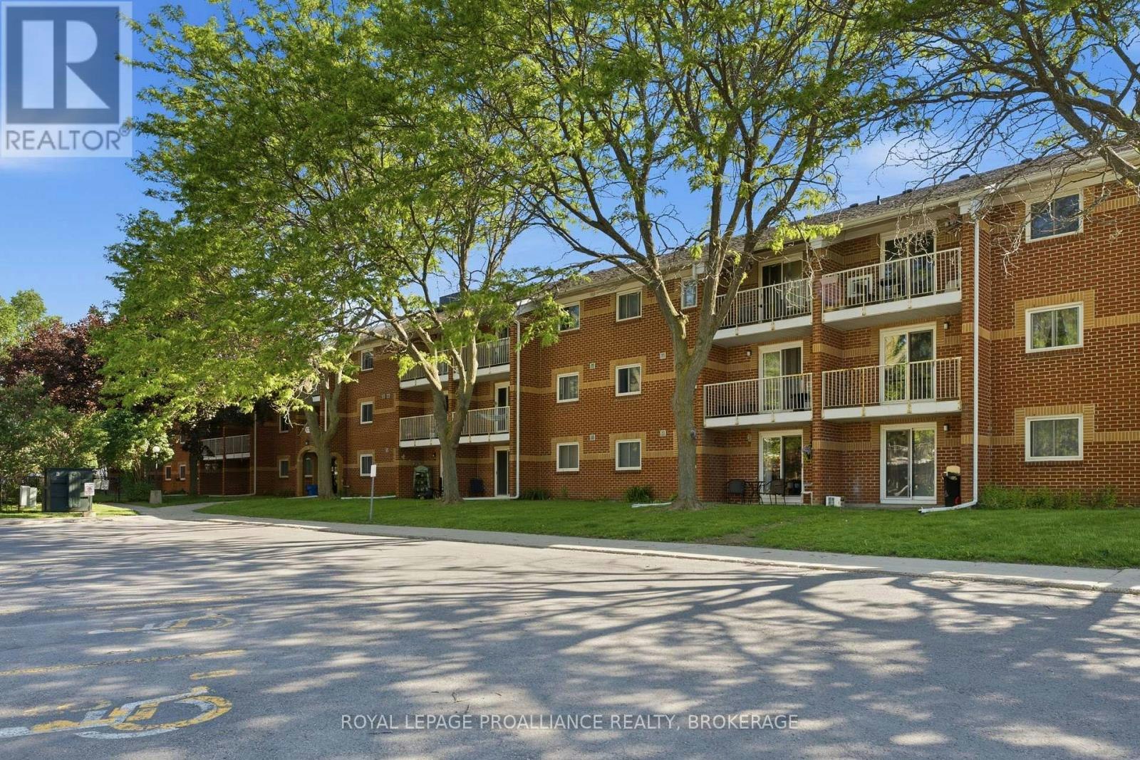 217-573 Armstrong Road, Kingston, ON, K7M 8J8 - 37