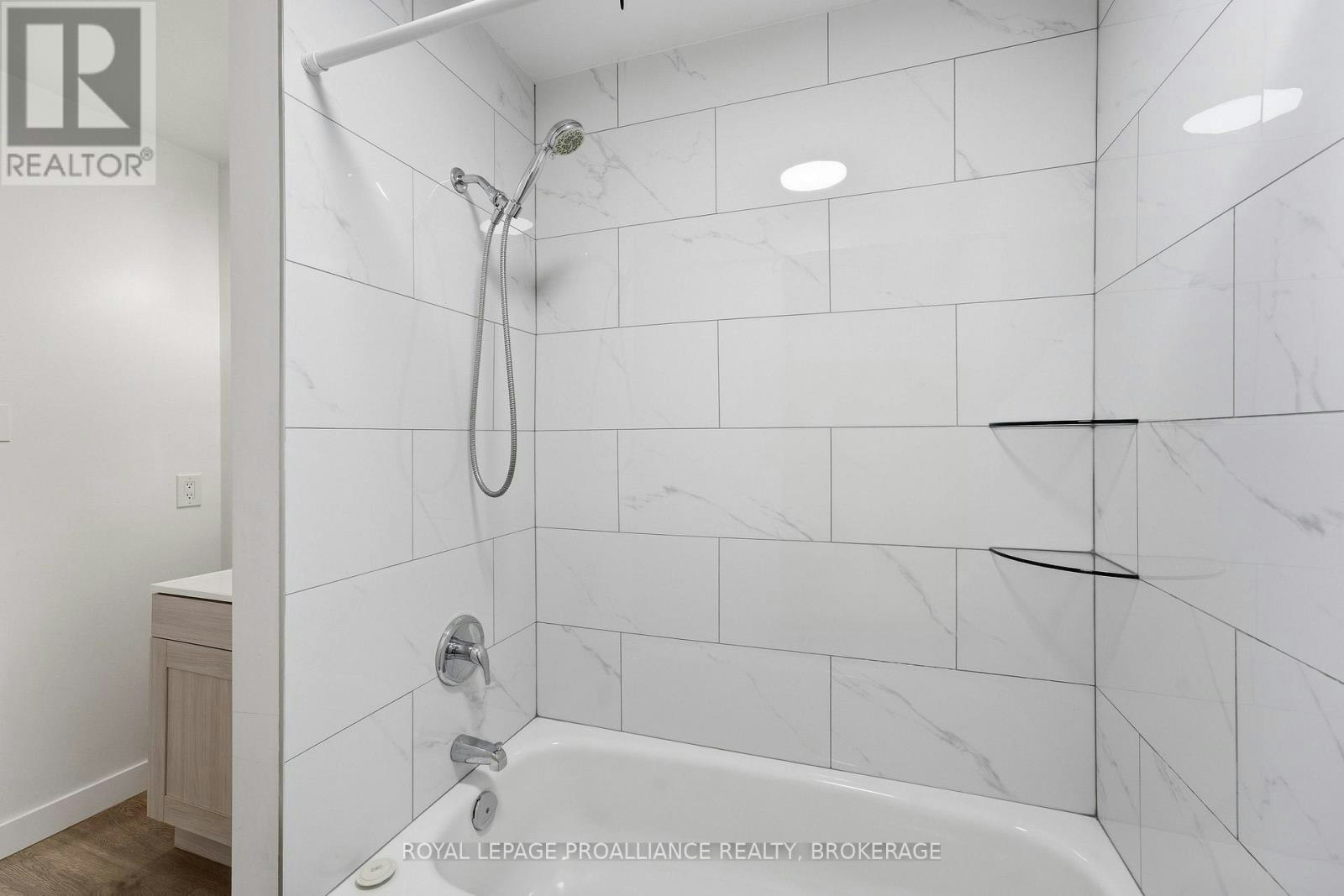 217-573 Armstrong Road, Kingston, ON, K7M 8J8 - 21