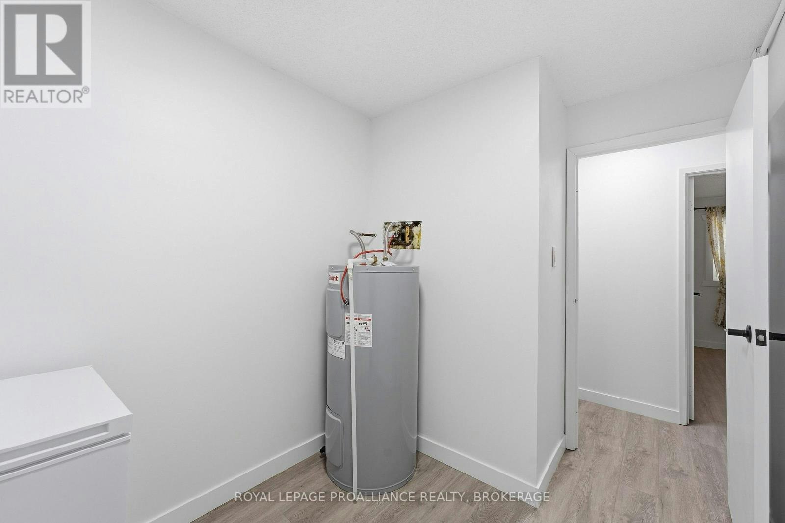 217-573 Armstrong Road, Kingston, ON, K7M 8J8 - 34