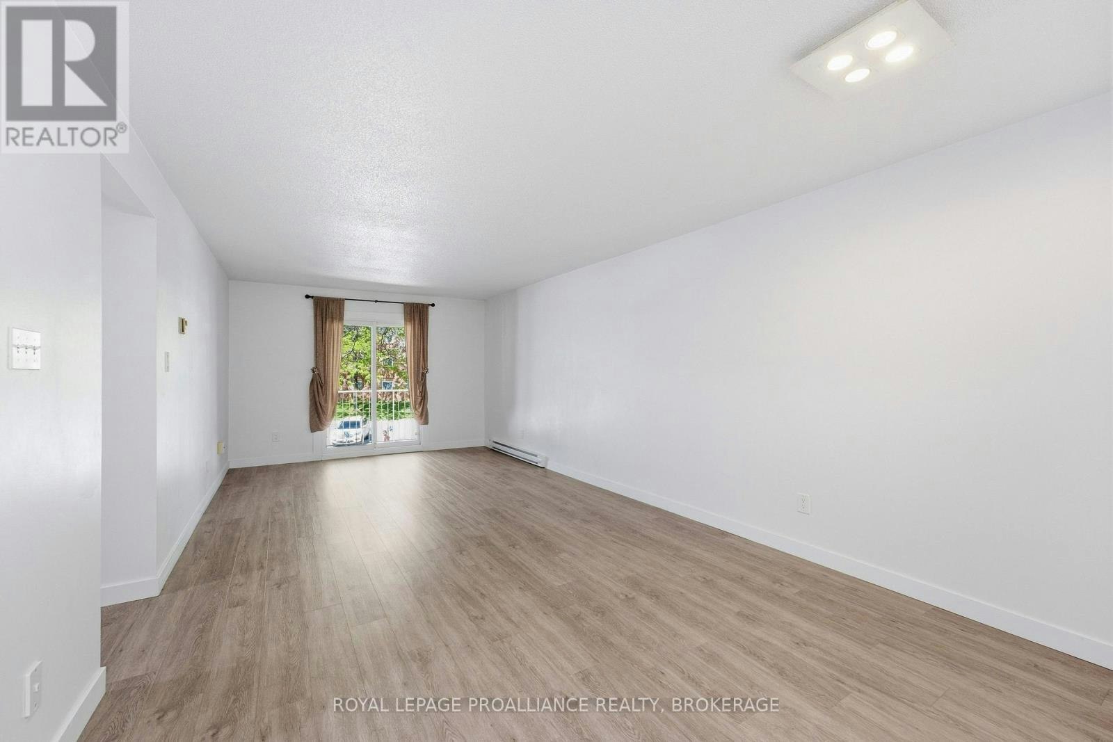 217-573 Armstrong Road, Kingston, ON, K7M 8J8 - 18