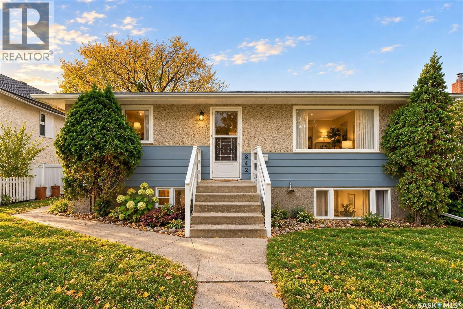 842 Grandview Street W, Moose Jaw, SK, S6H 5L8