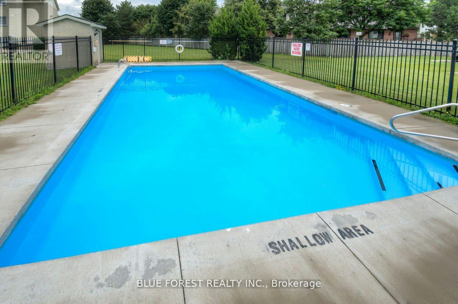 201-737 Deveron Crescent, London, ON, N5Z 4X9 - 4