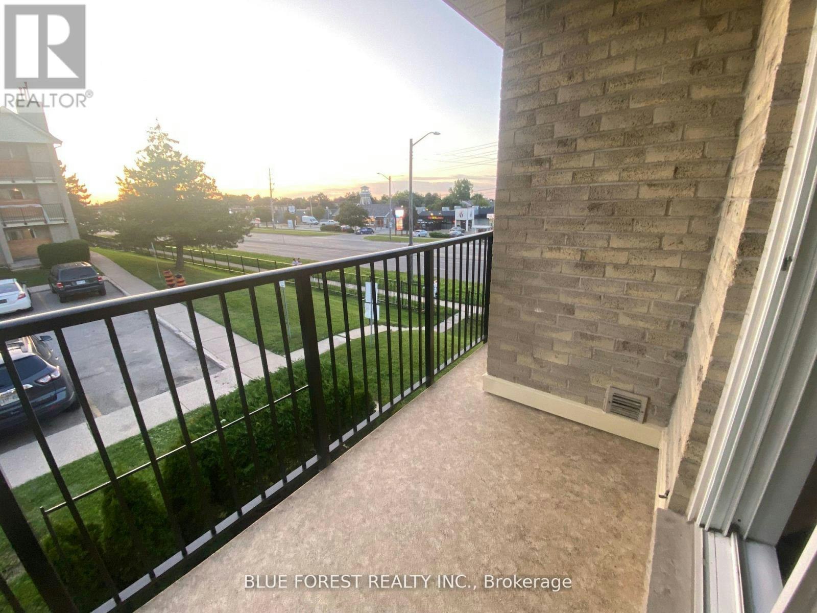 201-737 Deveron Crescent, London, ON, N5Z 4X9 - 3