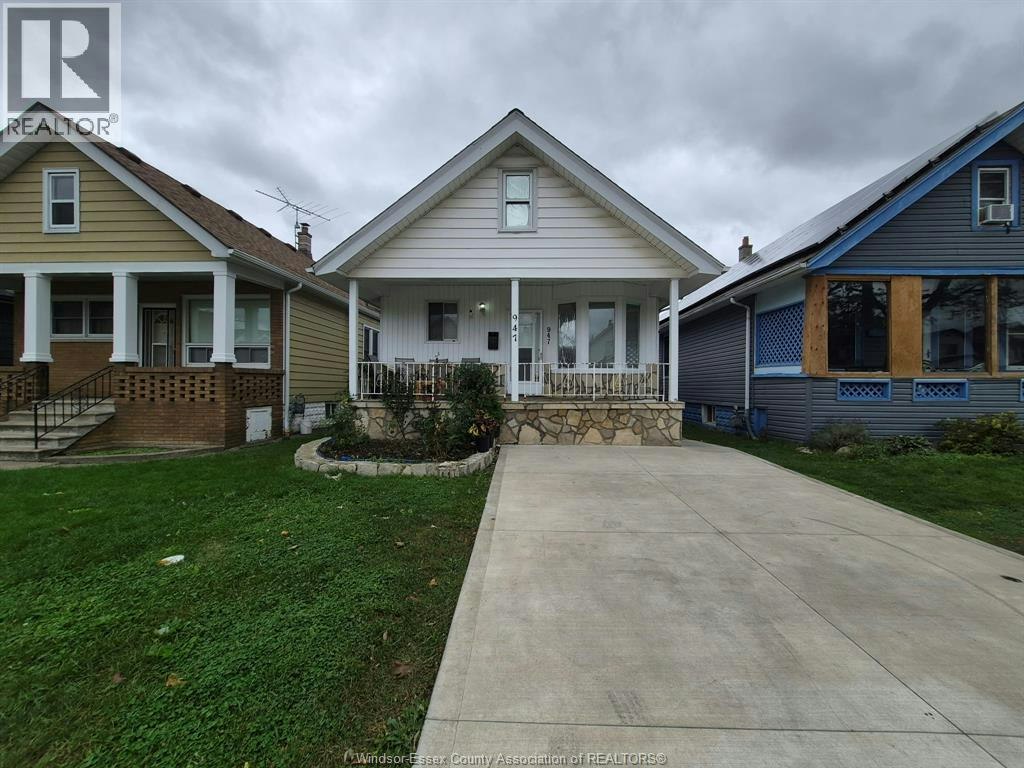947 Elsmere, Windsor, ON, N9A 2A8