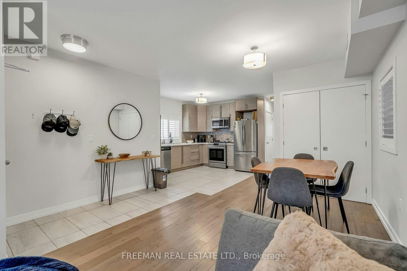 MAIN-12 Arlington Avenue, Toronto, ON, M6G 3K8 - 2