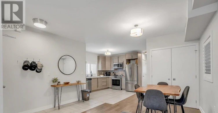 MAIN-12 Arlington Avenue, Toronto, ON, M6G 3K8 - 2