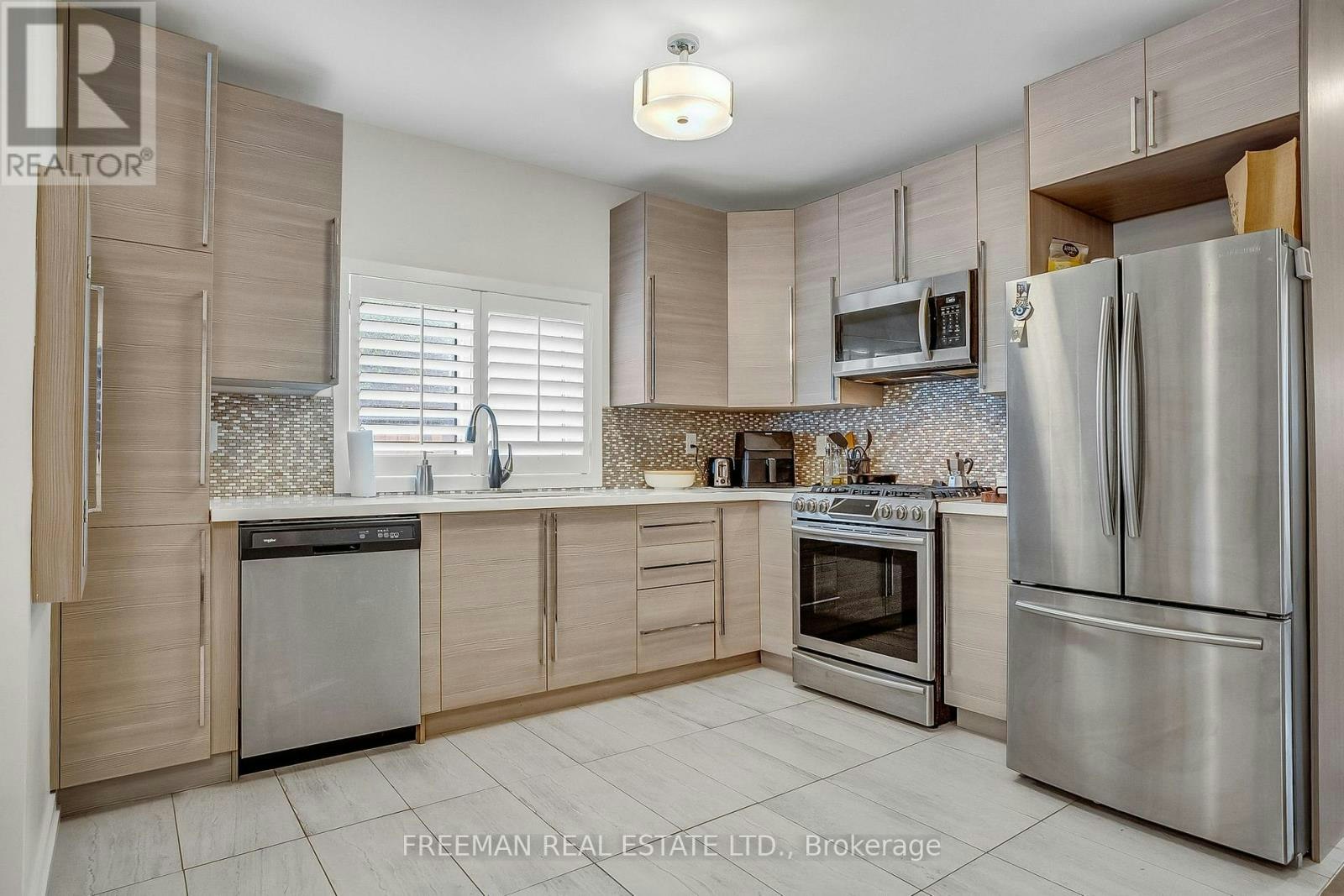 MAIN-12 Arlington Avenue, Toronto, ON, M6G 3K8 - 6