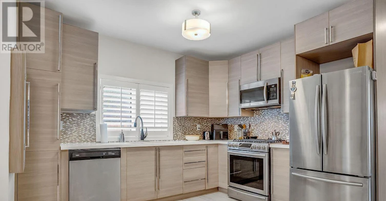 MAIN-12 Arlington Avenue, Toronto, ON, M6G 3K8 - 6