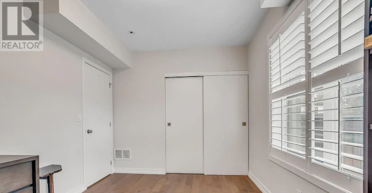 MAIN-12 Arlington Avenue, Toronto, ON, M6G 3K8 - 14