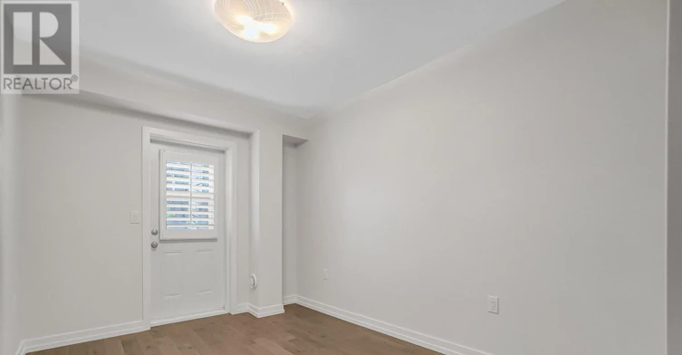 UPPER-12 Arlington Avenue, Toronto, ON, M6G 3K8 - 12