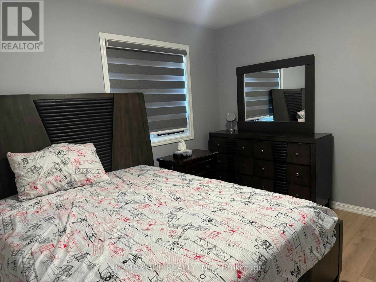 ROOM 2-1851 Parkhurst Crescent, Pickering, ON, L1X 0B1 - 4