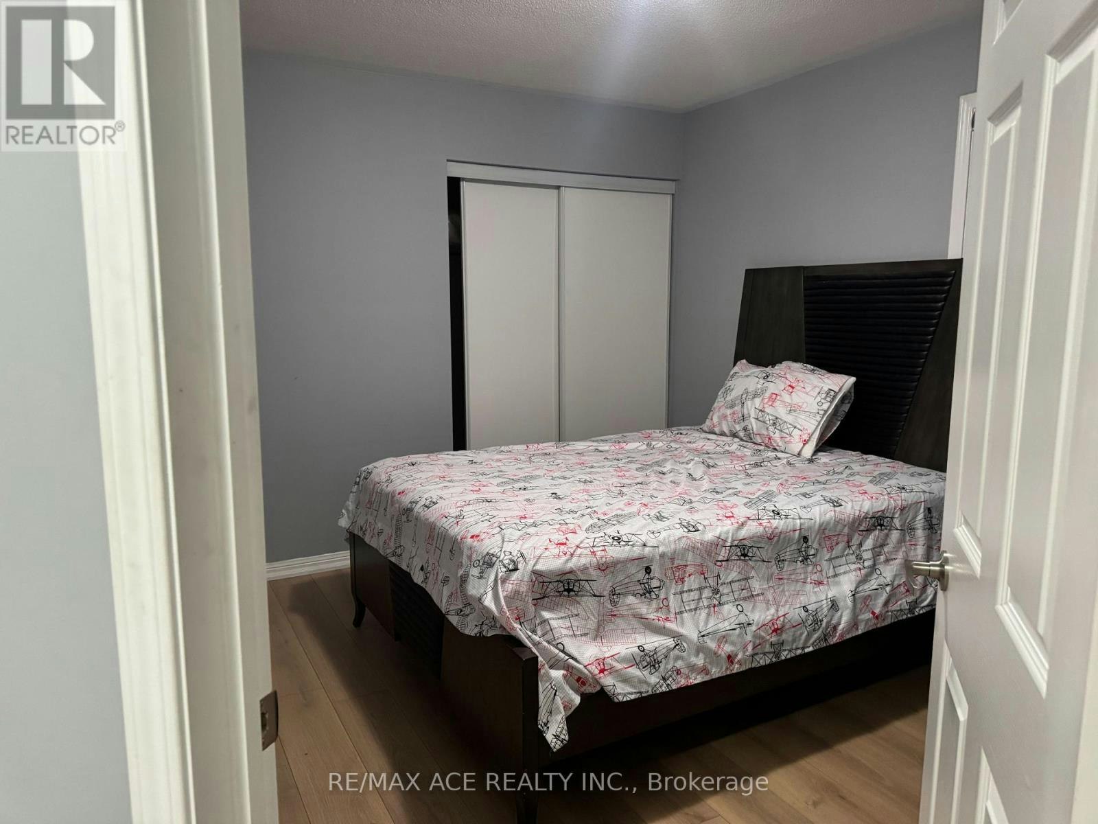 ROOM 2-1851 Parkhurst Crescent, Pickering, ON, L1X 0B1 - 2