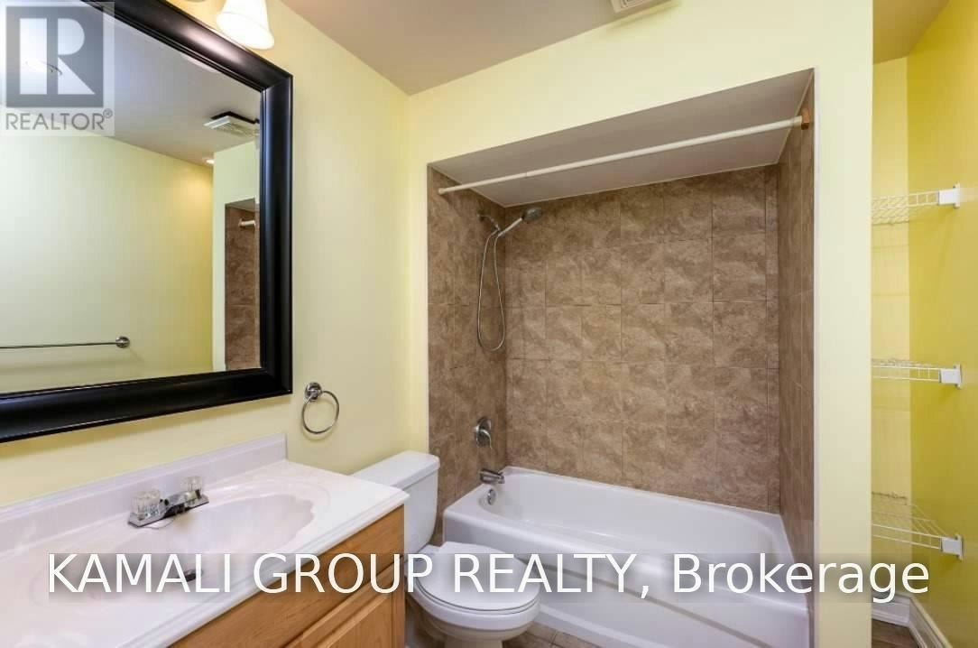 MAIN-262 Penn Avenue, Newmarket, ON, L3Y 2S6 - 11