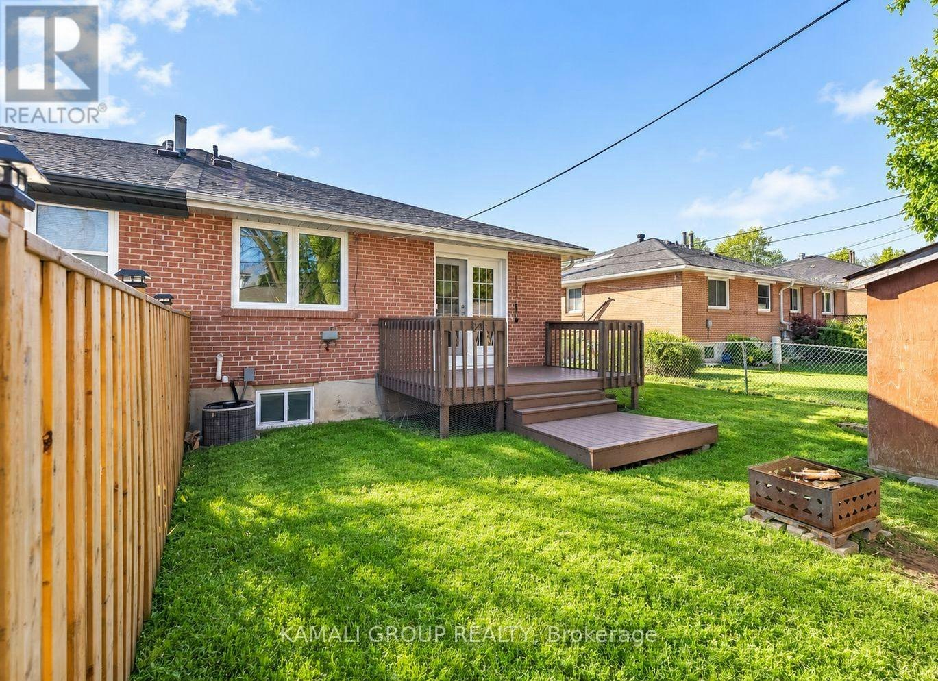 MAIN-262 Penn Avenue, Newmarket, ON, L3Y 2S6 - 13