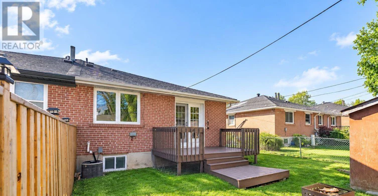 MAIN-262 Penn Avenue, Newmarket, ON, L3Y 2S6 - 13