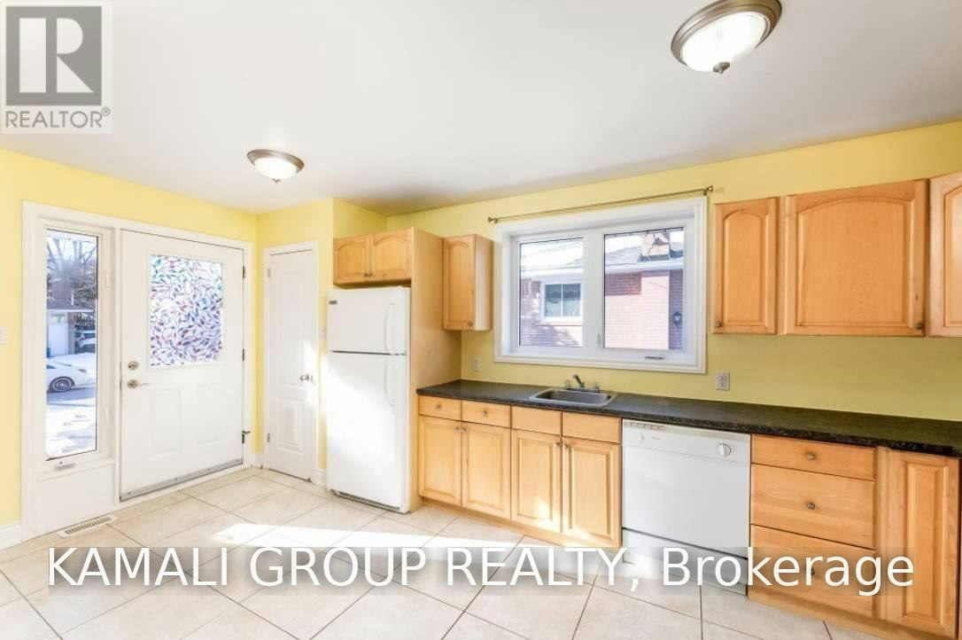 MAIN-262 Penn Avenue, Newmarket, ON, L3Y 2S6 - 6