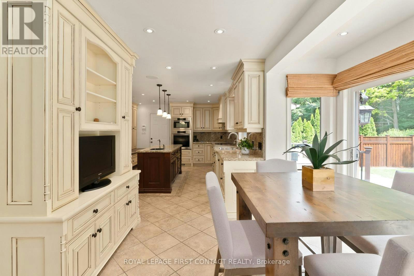 92 Wildwood Trail, Barrie, ON, L4N 7Z8