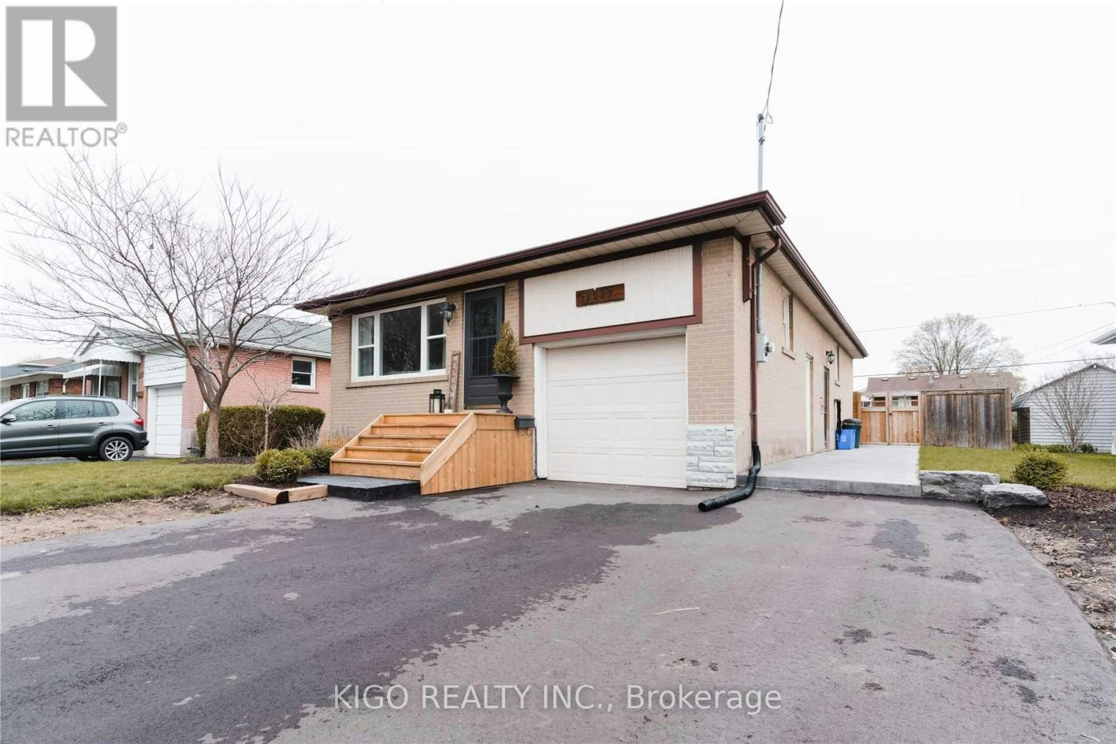 UPPER-1227 Homewood Drive, Burlington, ON, L7P 2M5