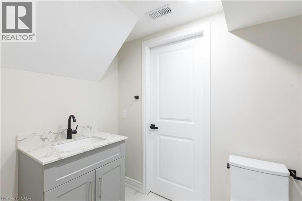 Lower-11 Algonquin Court, Hamilton, ON, L8T 4T2 - 13