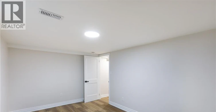 Lower-11 Algonquin Court, Hamilton, ON, L8T 4T2 - 17