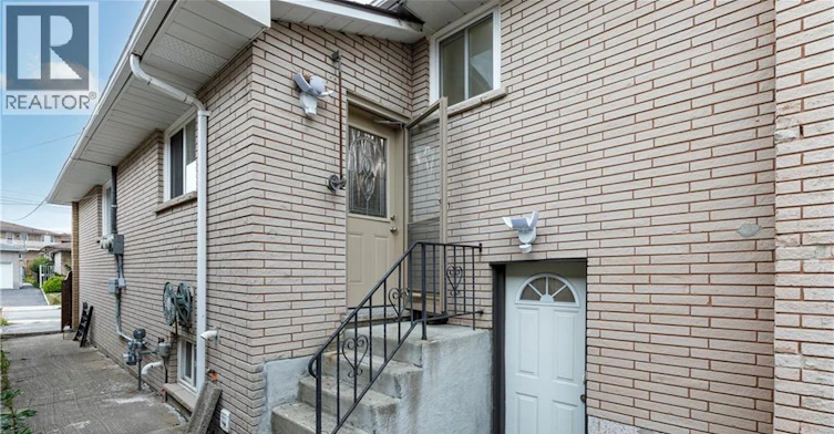 Lower-11 Algonquin Court, Hamilton, ON, L8T 4T2 - 2