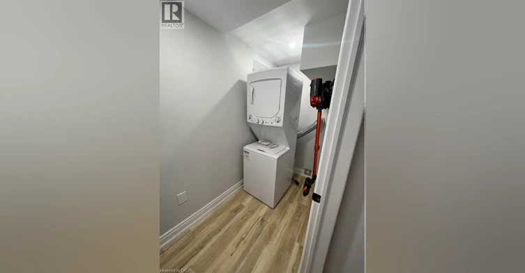 Lower-105 Stewart Avenue, Cambridge, ON, N1R 2V1 - 2