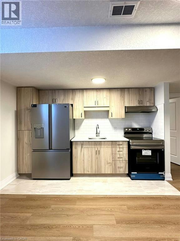 Lower-50 Jacob Detweiller Drive, Kitchener, ON, N2P 0L1 - 18