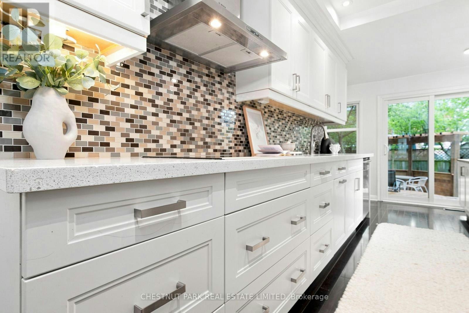 127 Durie Street, Toronto, ON, M6S 3E7 - 8